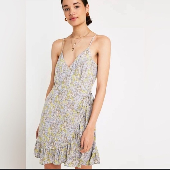 Free People V-Neck Sleeveless Sexy Summer Floral Wrap Tie Mini Ruffle Hem Dress - Picture 1 of 8